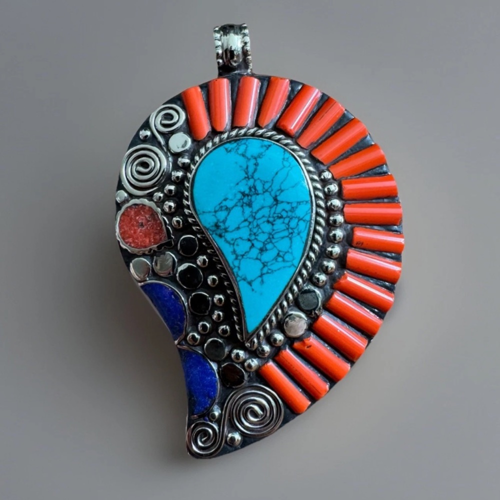 Exquisite Tibetan & Navajo Style Nature Theme Leaf Design Handcrafted Pendant